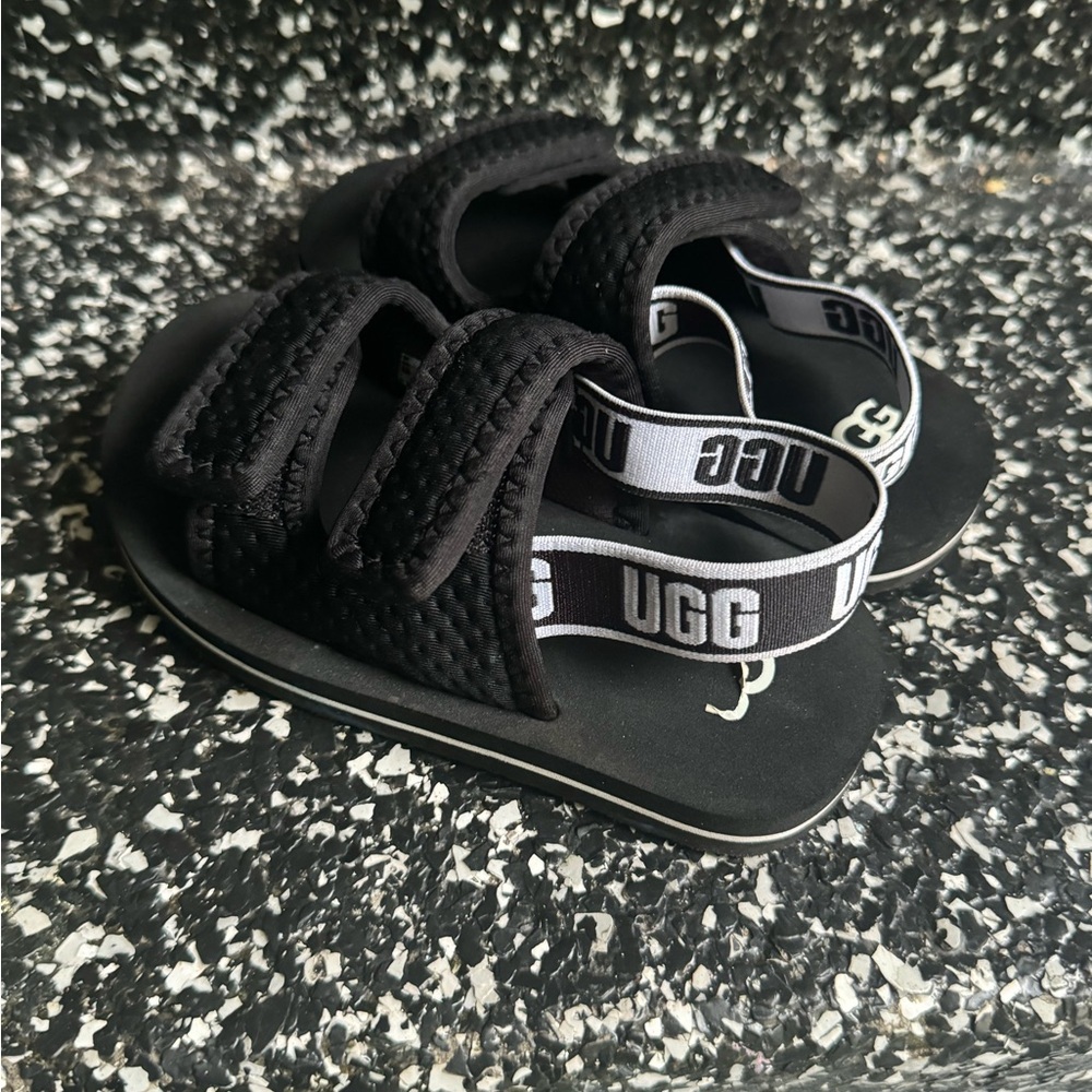 EUC. UGG. Lennon Slingback Toddler Sandals. Size 9T. Black